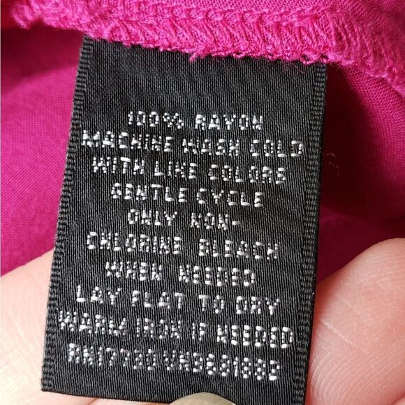 💜Mossimo Fuchsia Ruffled Chest Sleeveless Blouse Small - Picture 7 of 7